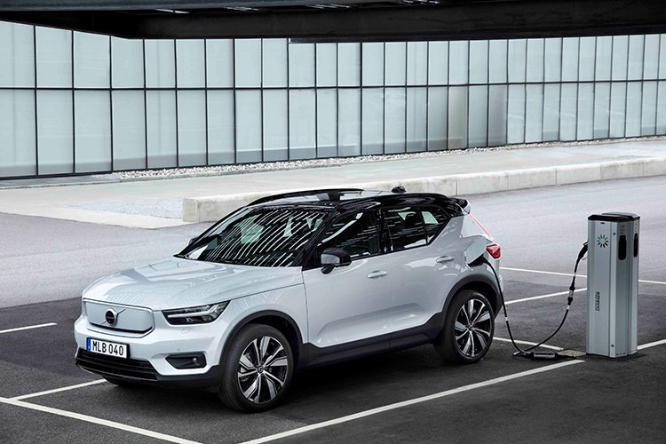 Volvo XC40 Recharge P8 Glacier Silver