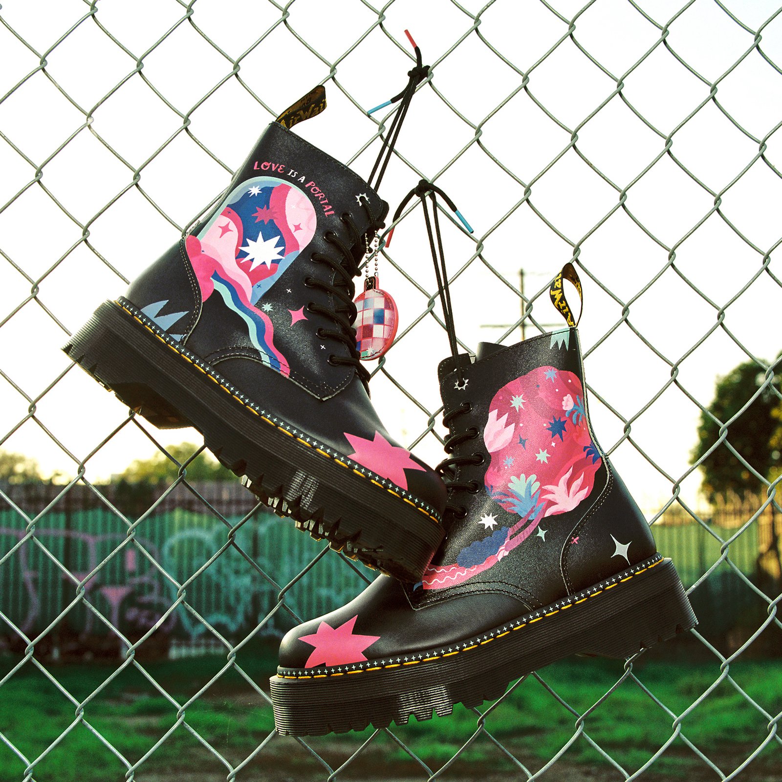 Dr Martens laars door Loveis Wise